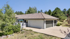 Side Load 3-Car Garage