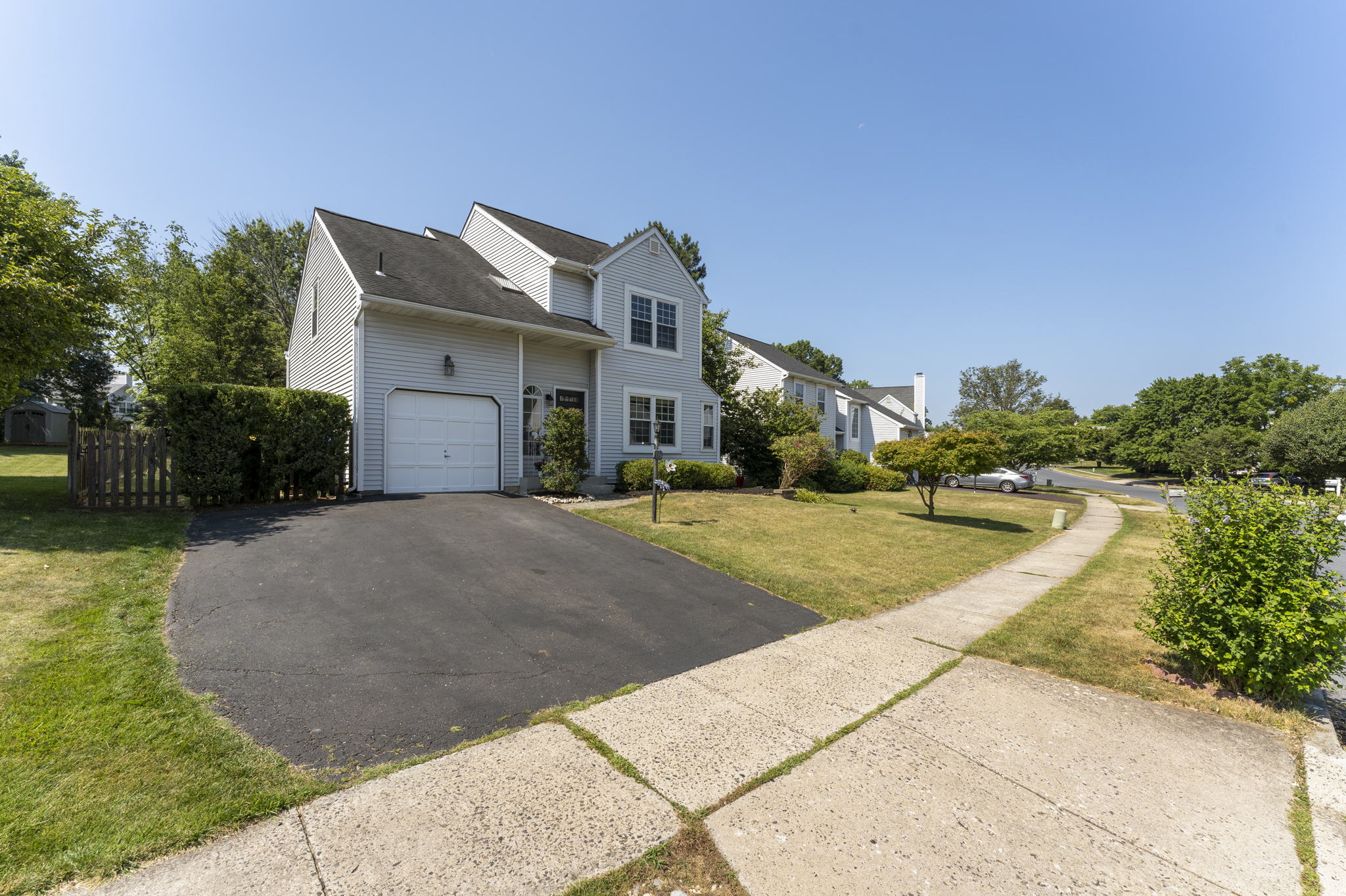 176 Bradford Ln, Lansdale, PA 19446 Left Bank REPS
