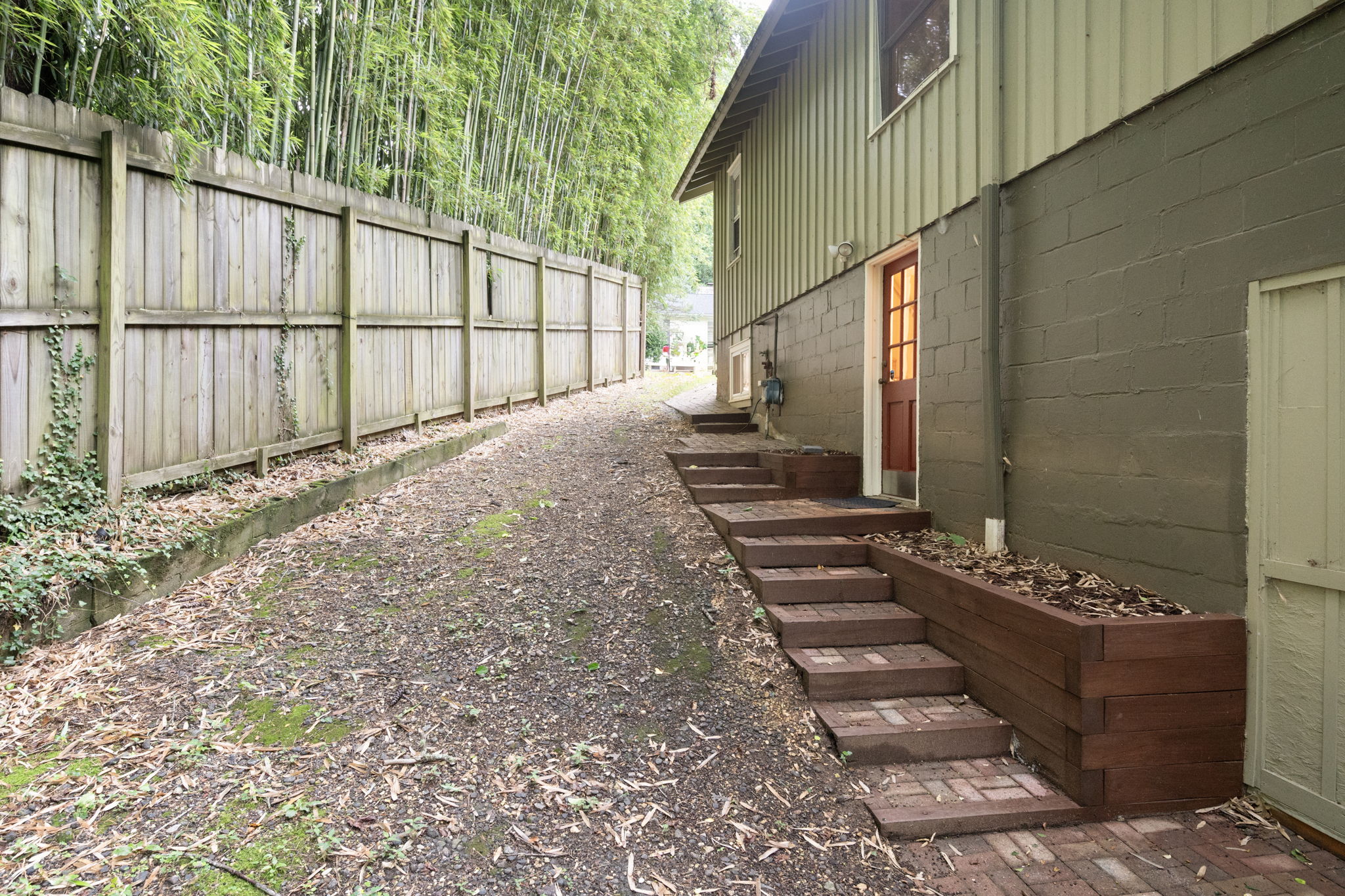  Photo 42