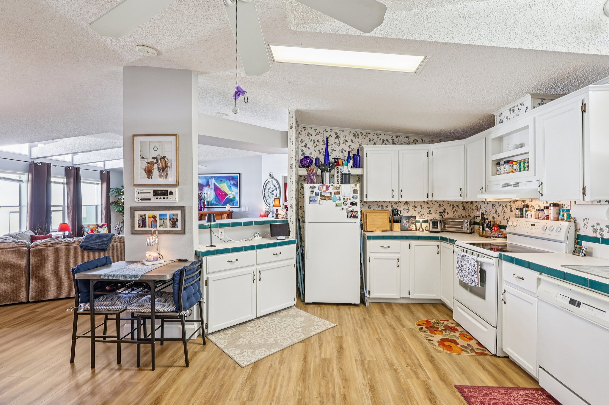 Florence Blvd-S1001-015.jpg