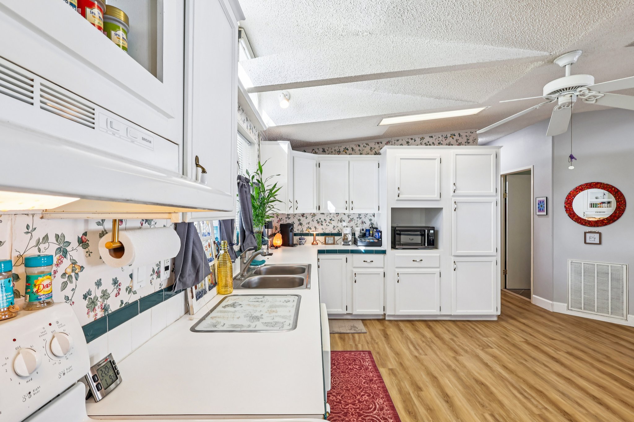 Florence Blvd-S1001-016.jpg