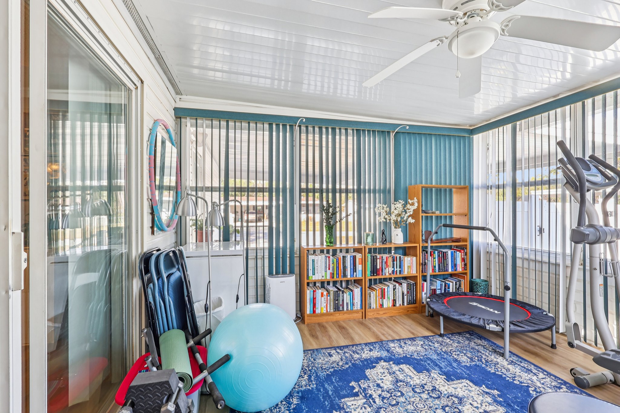 Florence Blvd-S1001-017.jpg