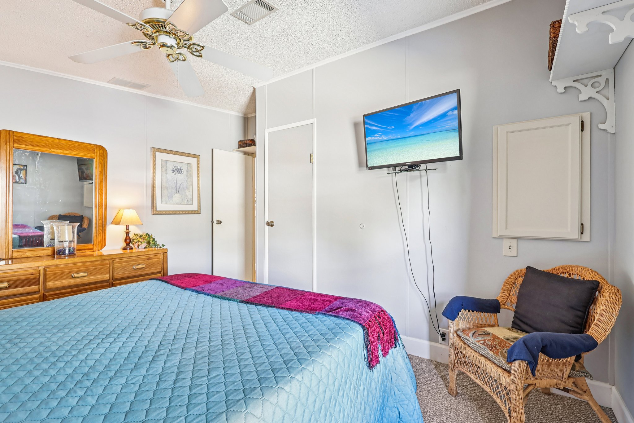 Florence Blvd-S1001-026.jpg