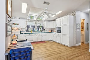 Florence Blvd-S1001-012.jpg