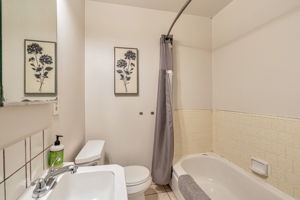  Photo 33
