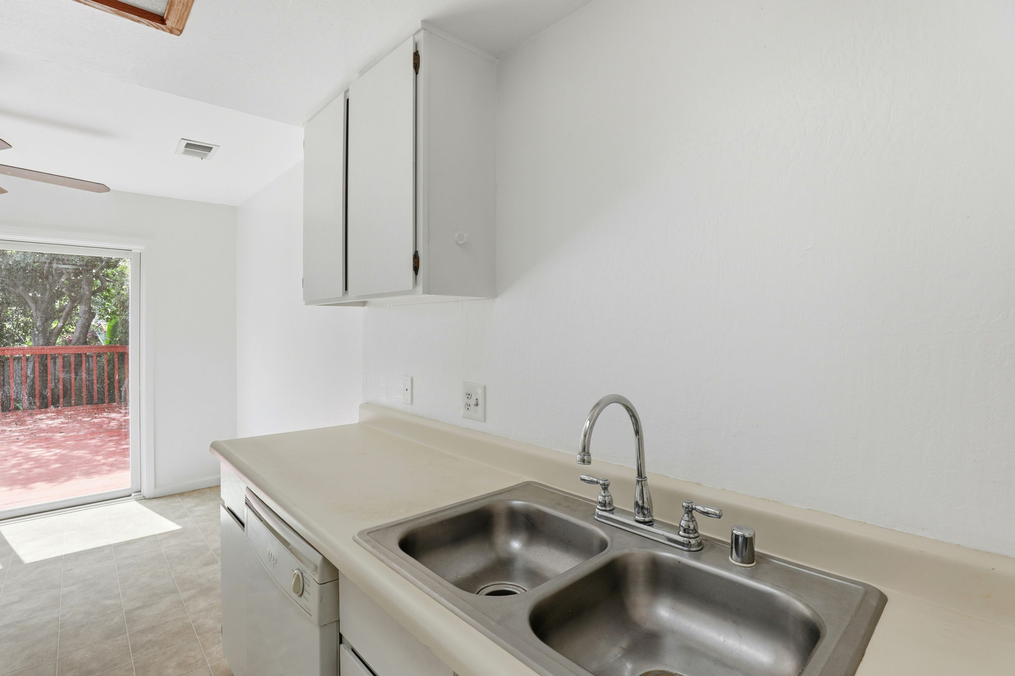 013_f8_176 Montebello Dr