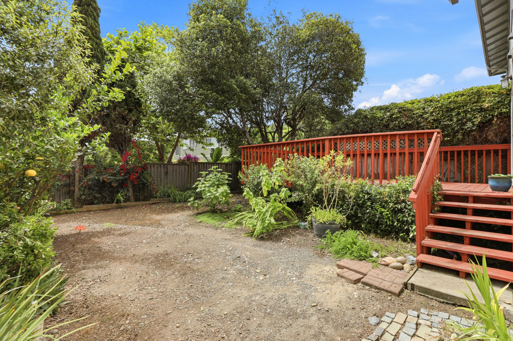 033_f8_176 Montebello Dr