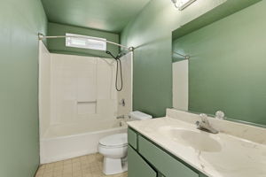027_f8_176 Montebello Dr