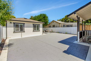 052_176 N 24th St  San