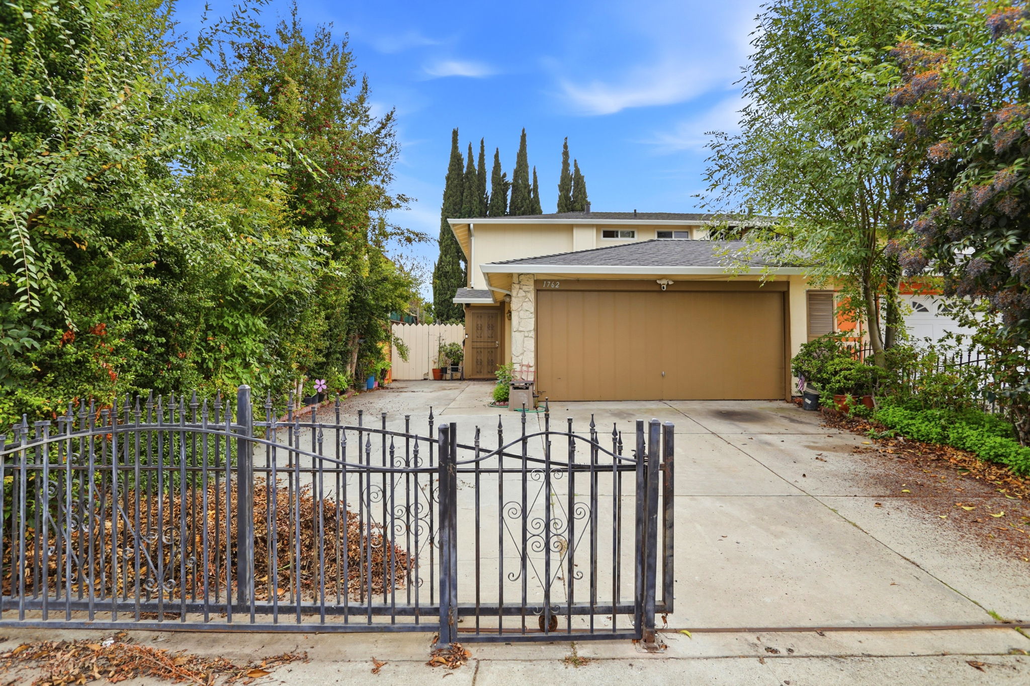 001_f8_1762 Duffy Way