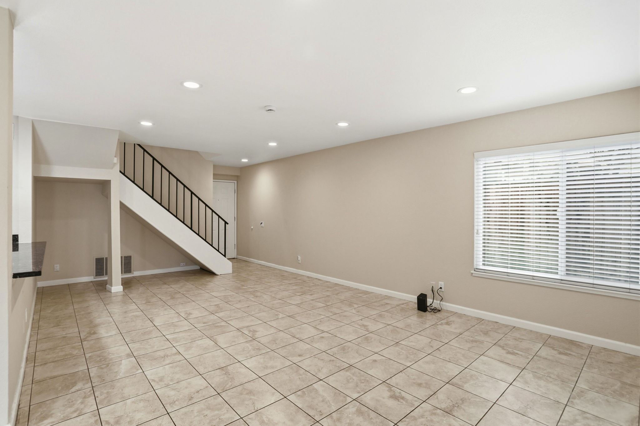 009_f8_1762 Duffy Way