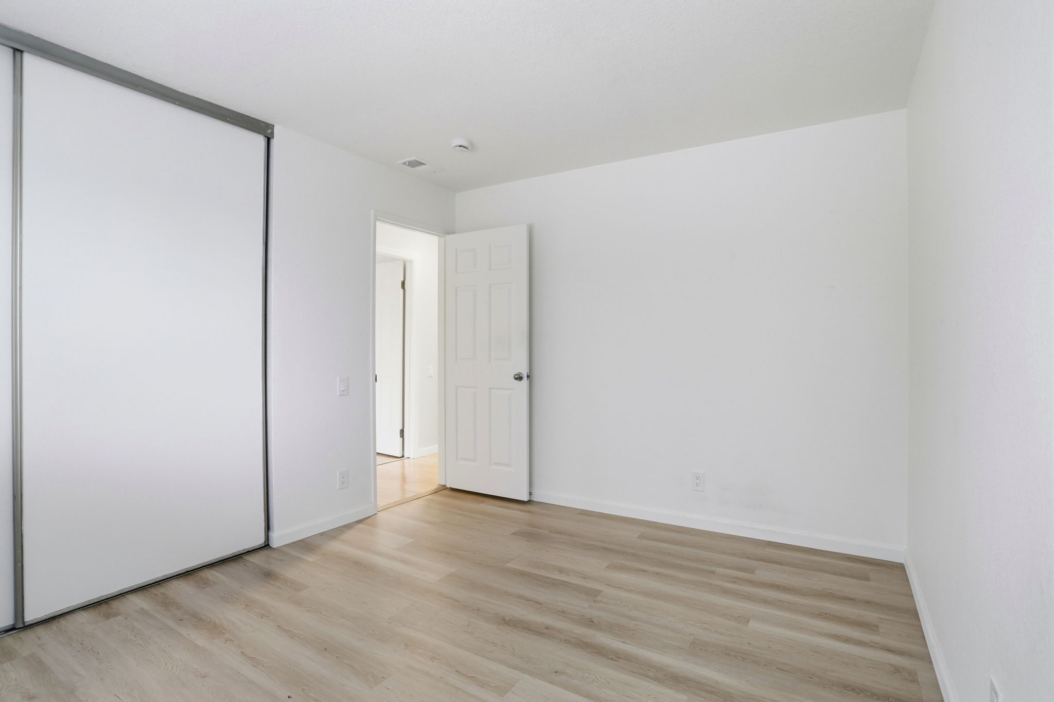 021_f8_1762 Duffy Way