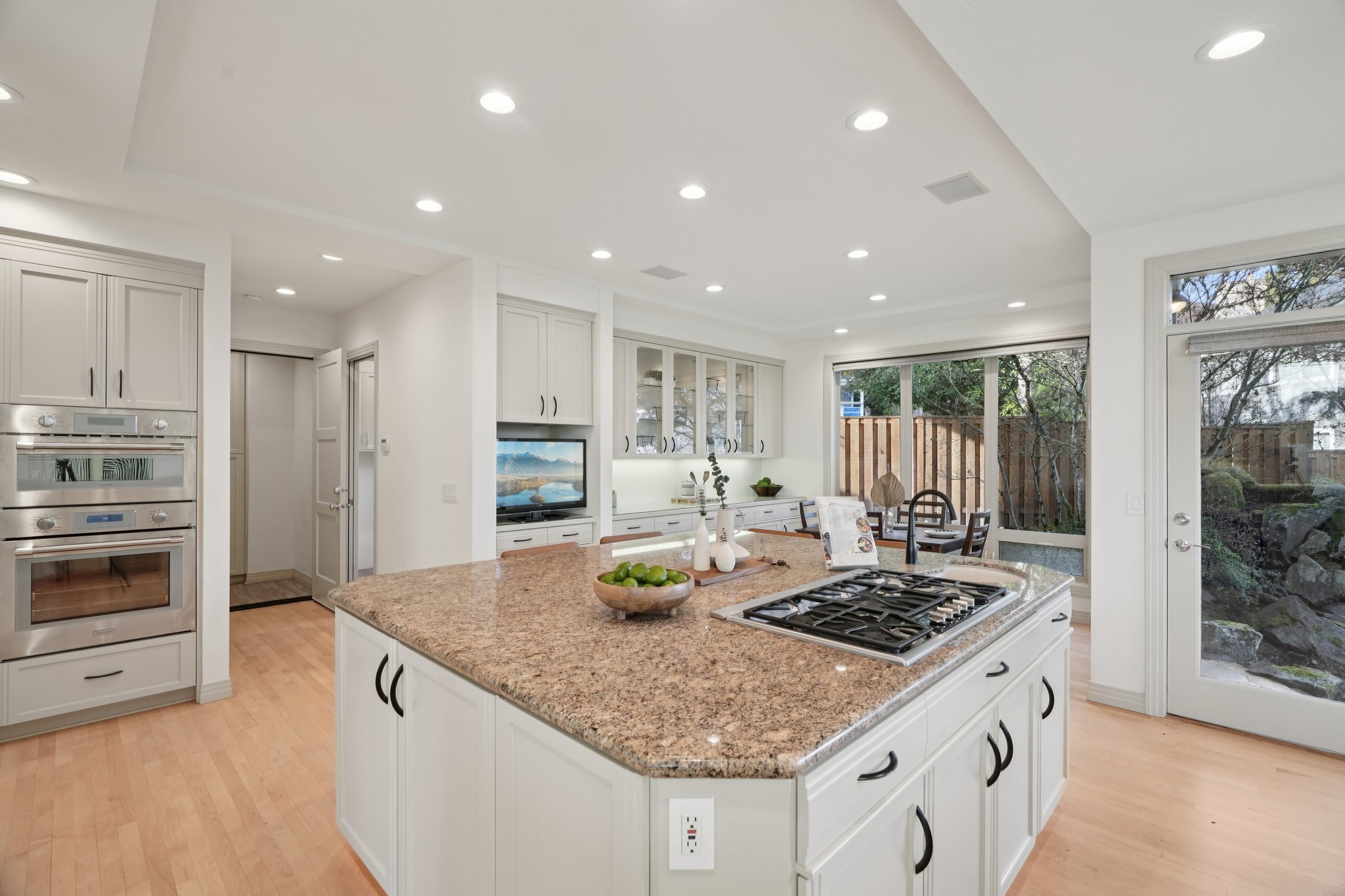 Brookhurst Dr-L2301-018.jpg