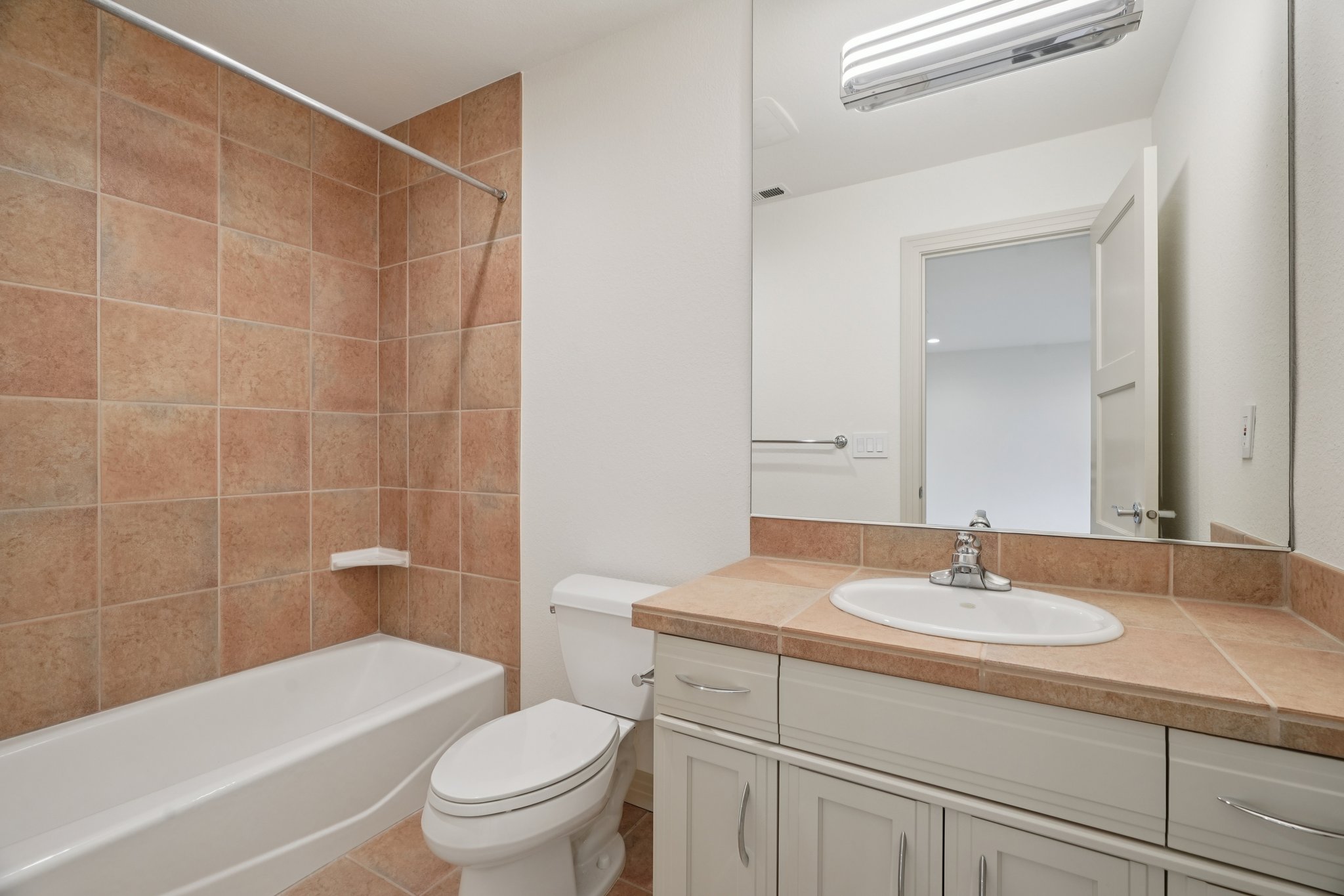 Brookhurst Dr-L2301-039.jpg