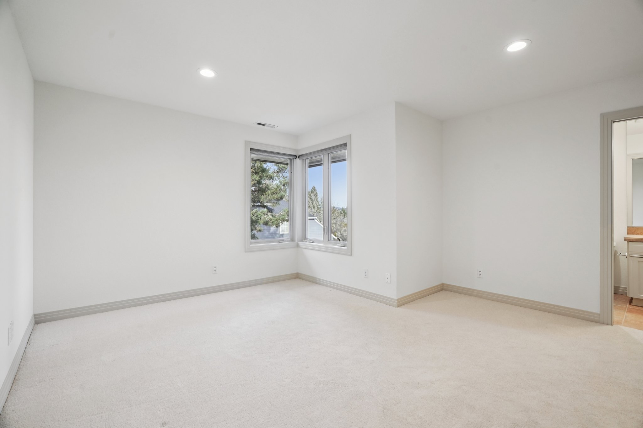 Brookhurst Dr-L2301-041.jpg