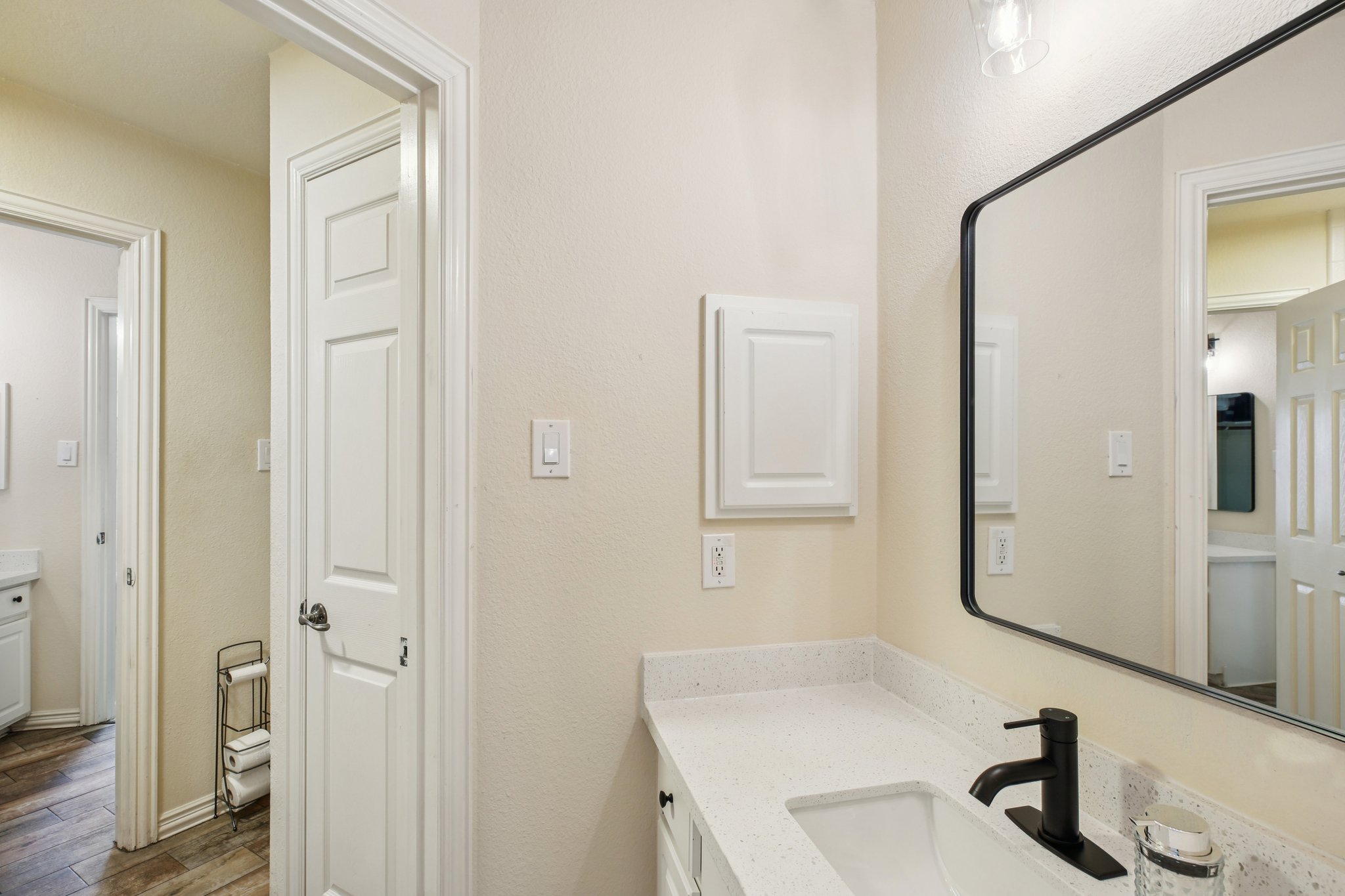 Edengrove Dr-S2810-027.jpg