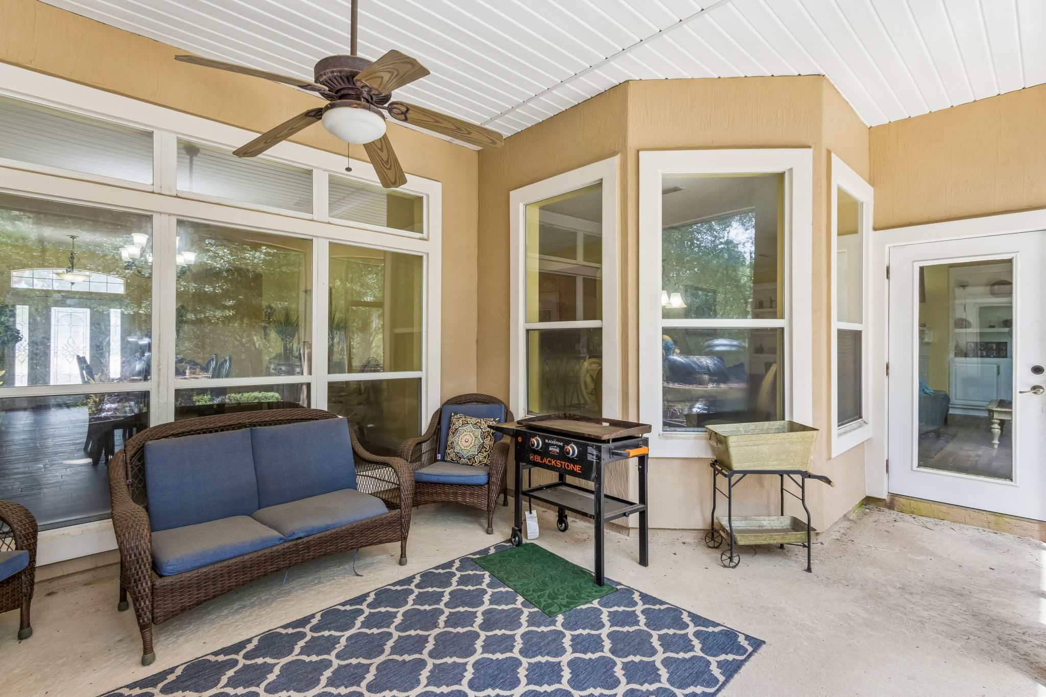 Screened-in Porch