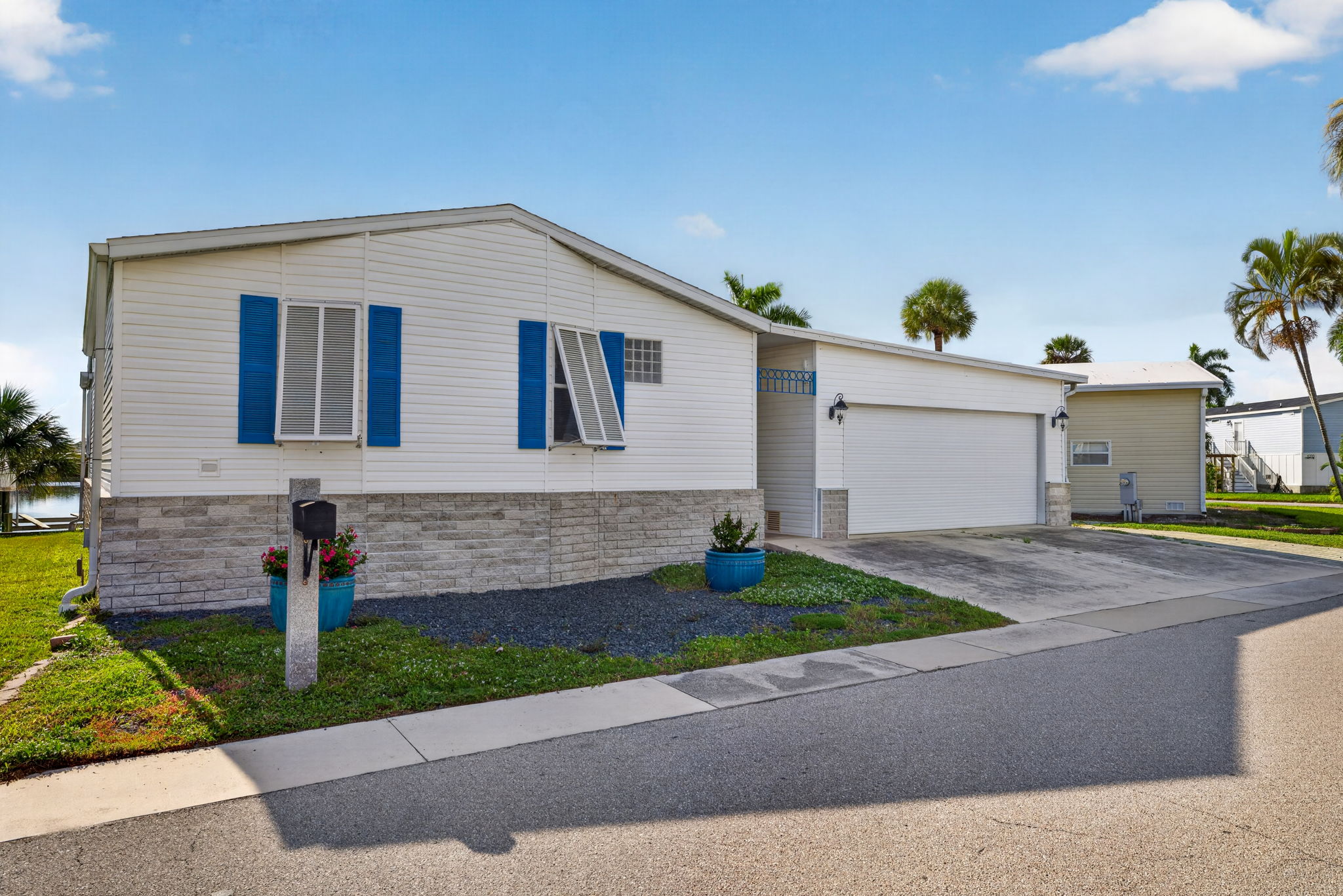 Front Exterior 2 of 2