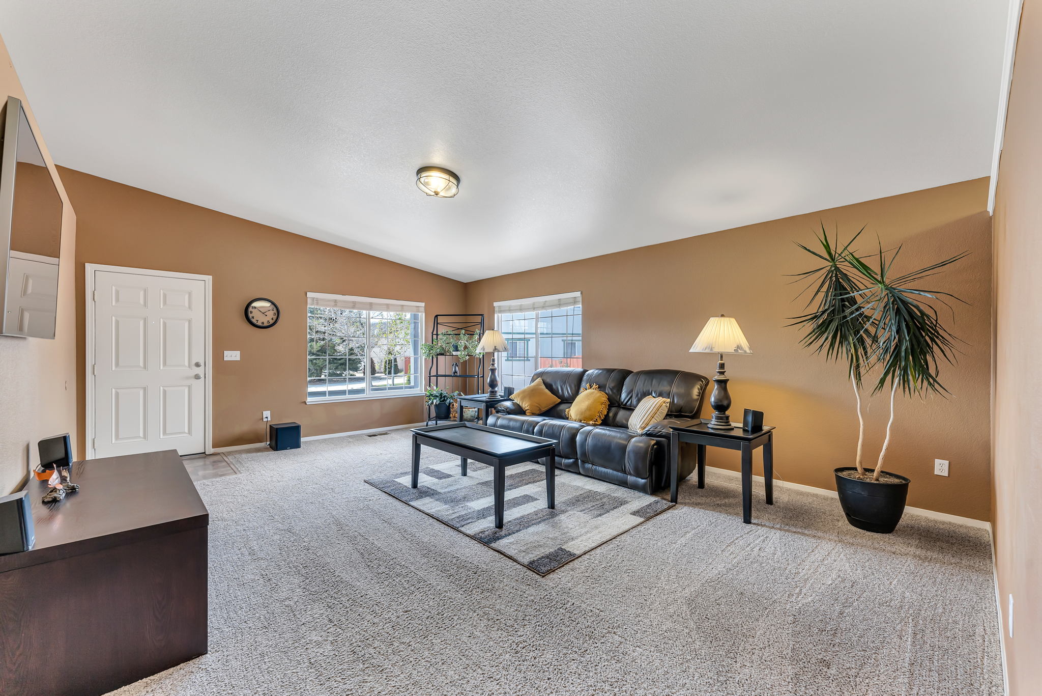 17635 Georgetown Ct, Reno, NV 89508, USA Photo 5