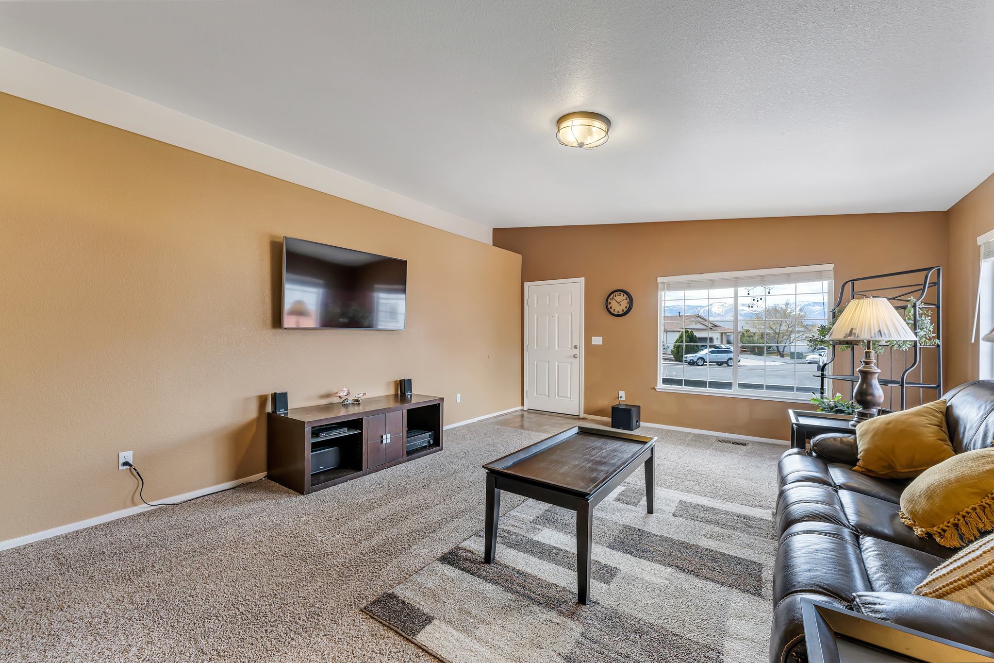 17635 Georgetown Ct, Reno, NV 89508, USA Photo 6