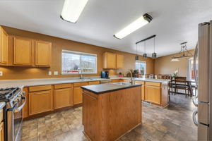 17635 Georgetown Ct, Reno, NV 89508, USA Photo 8