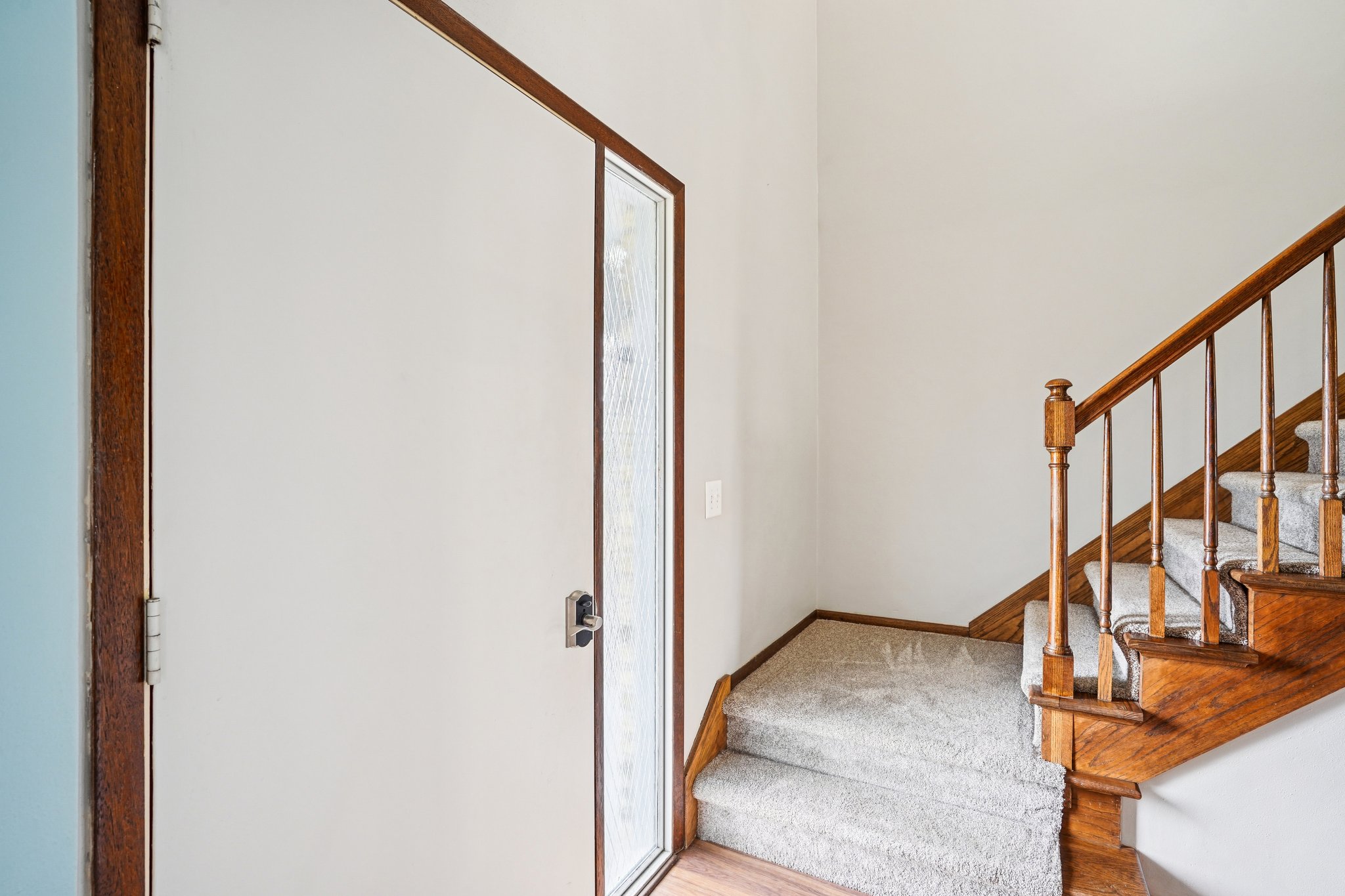 Oakview Dr-S1802-005.jpg