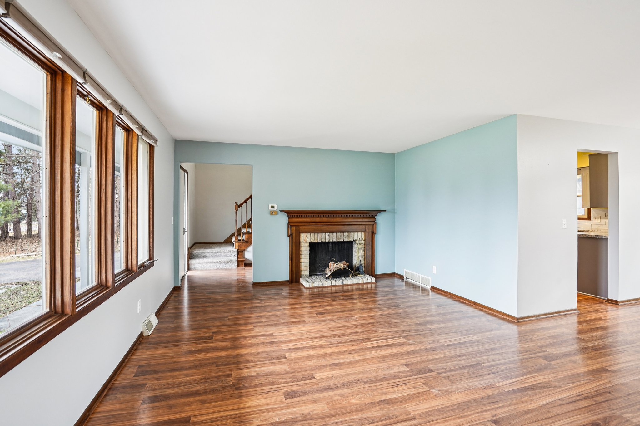 Oakview Dr-S1802-006.jpg