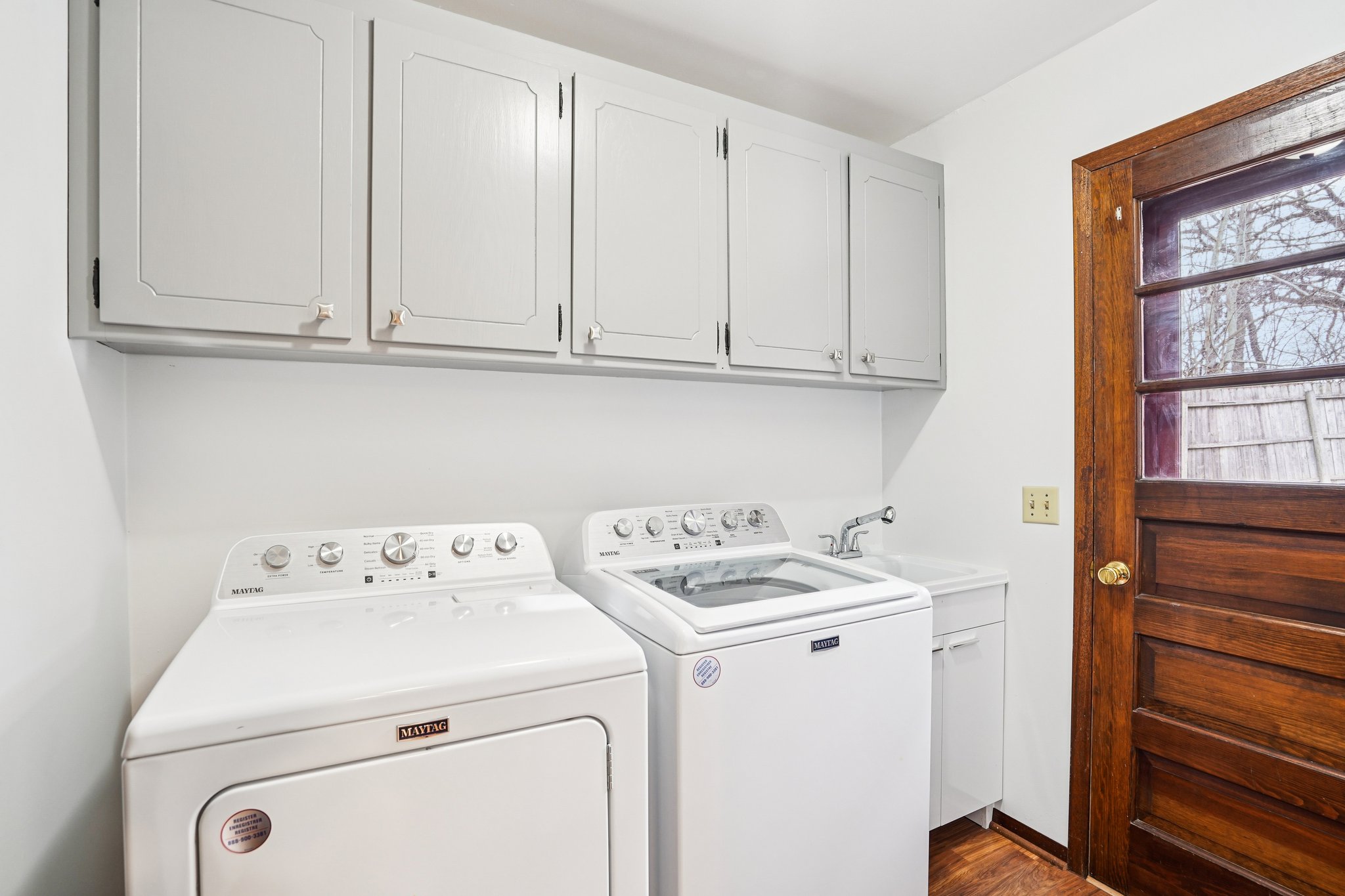 Oakview Dr-S1802-024.jpg