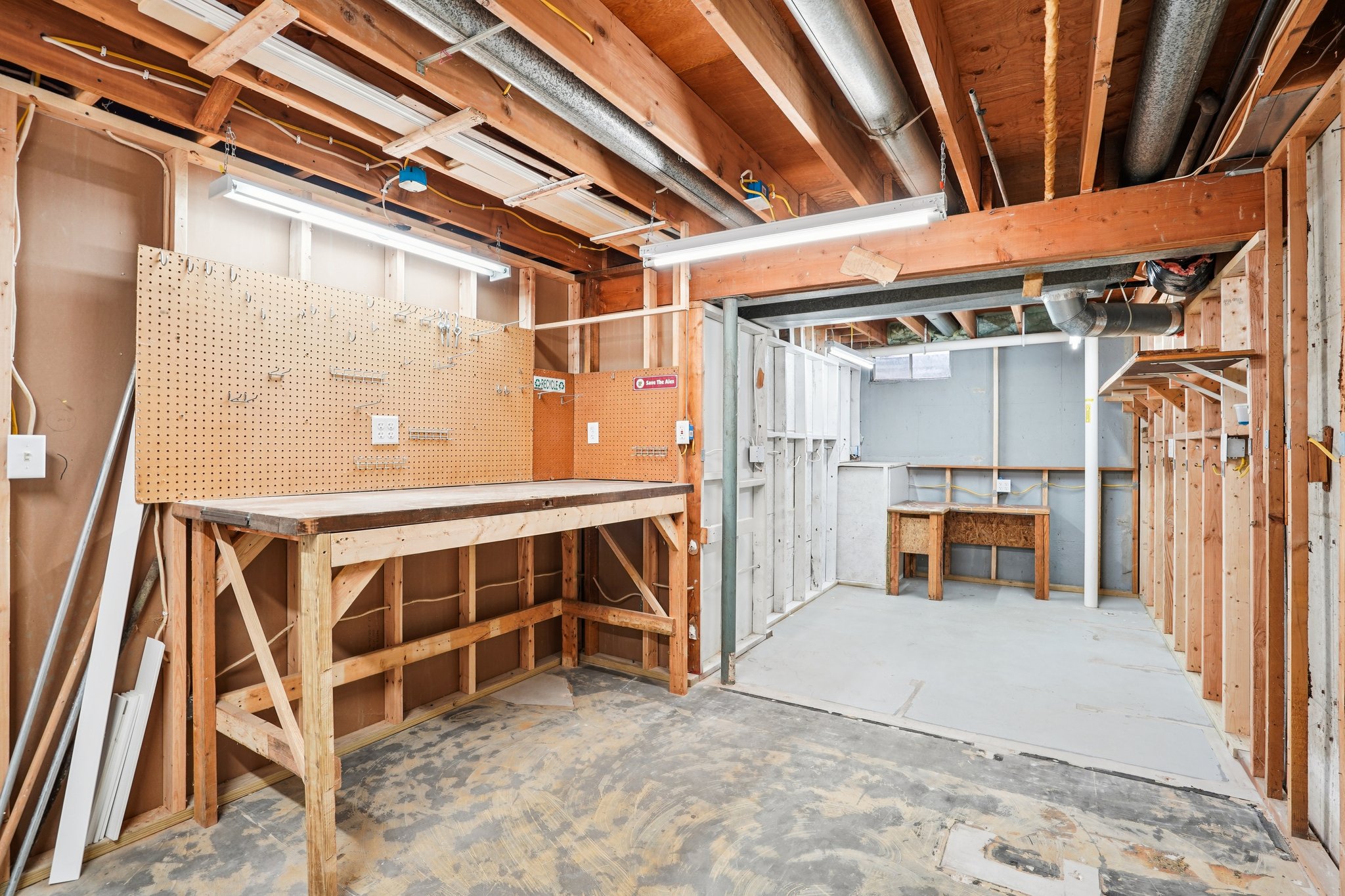 Oakview Dr-S1802-039.jpg