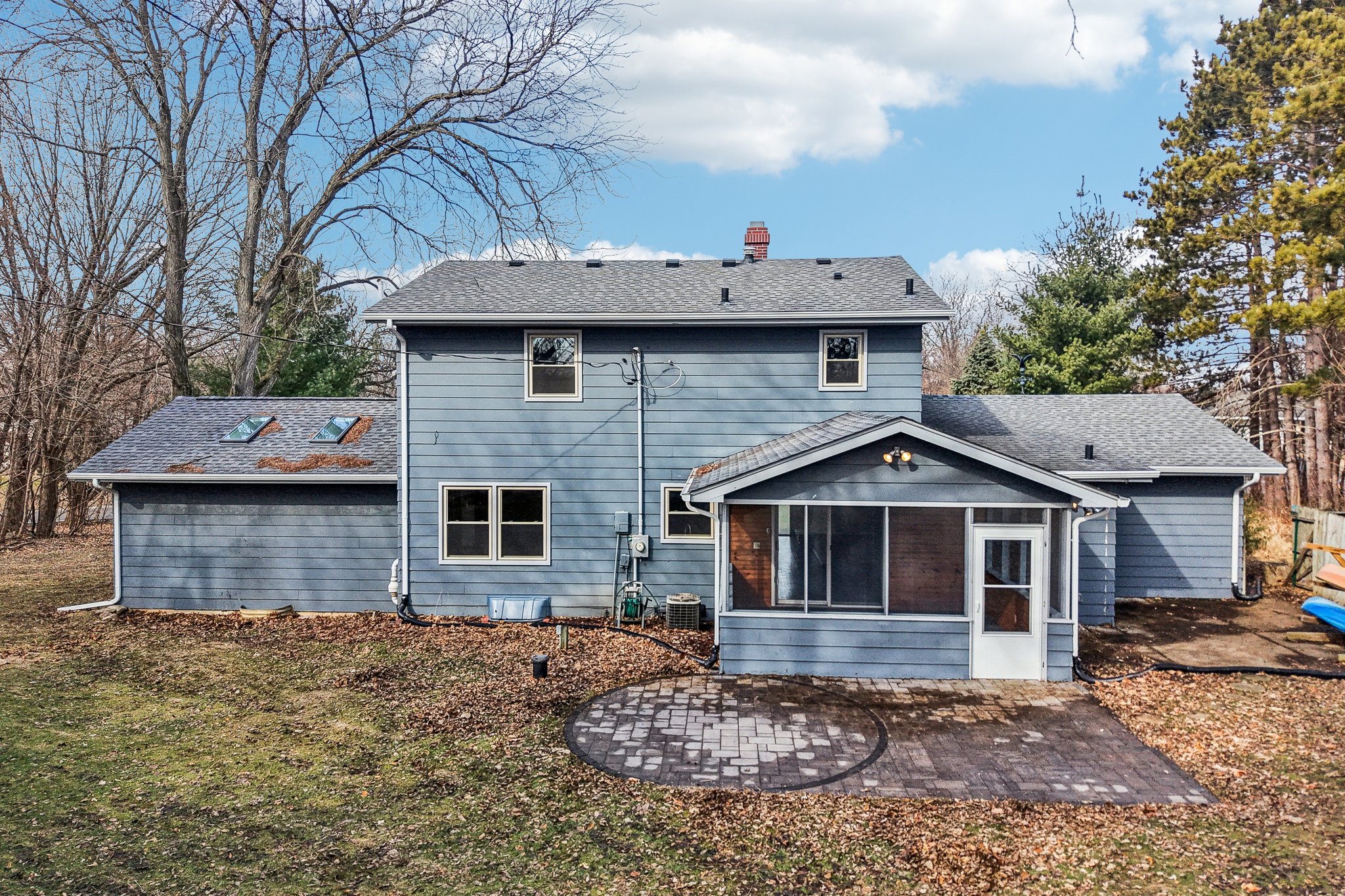 Oakview Dr-S1802-053.jpg