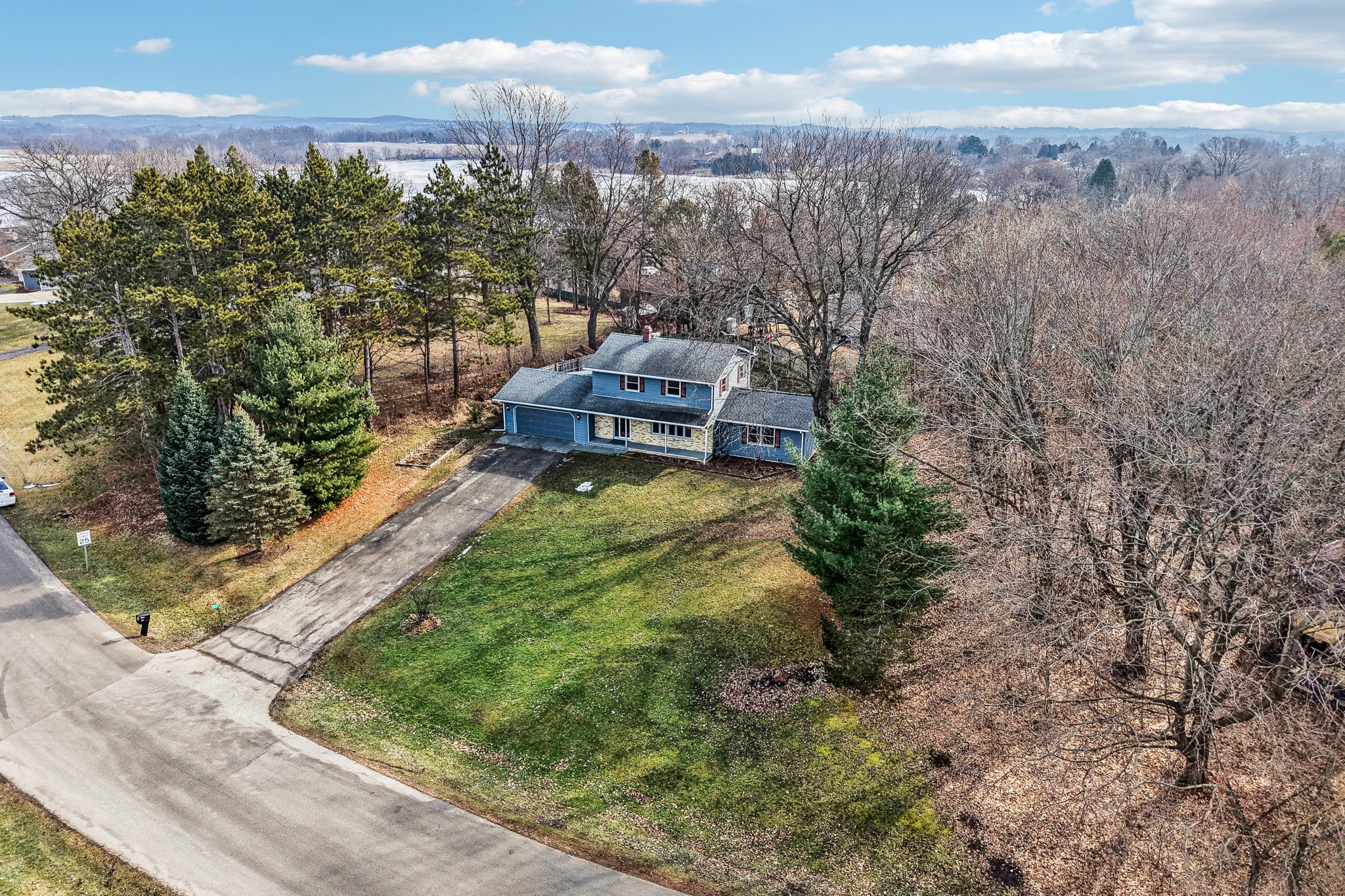 Oakview Dr-S1802-055.jpg