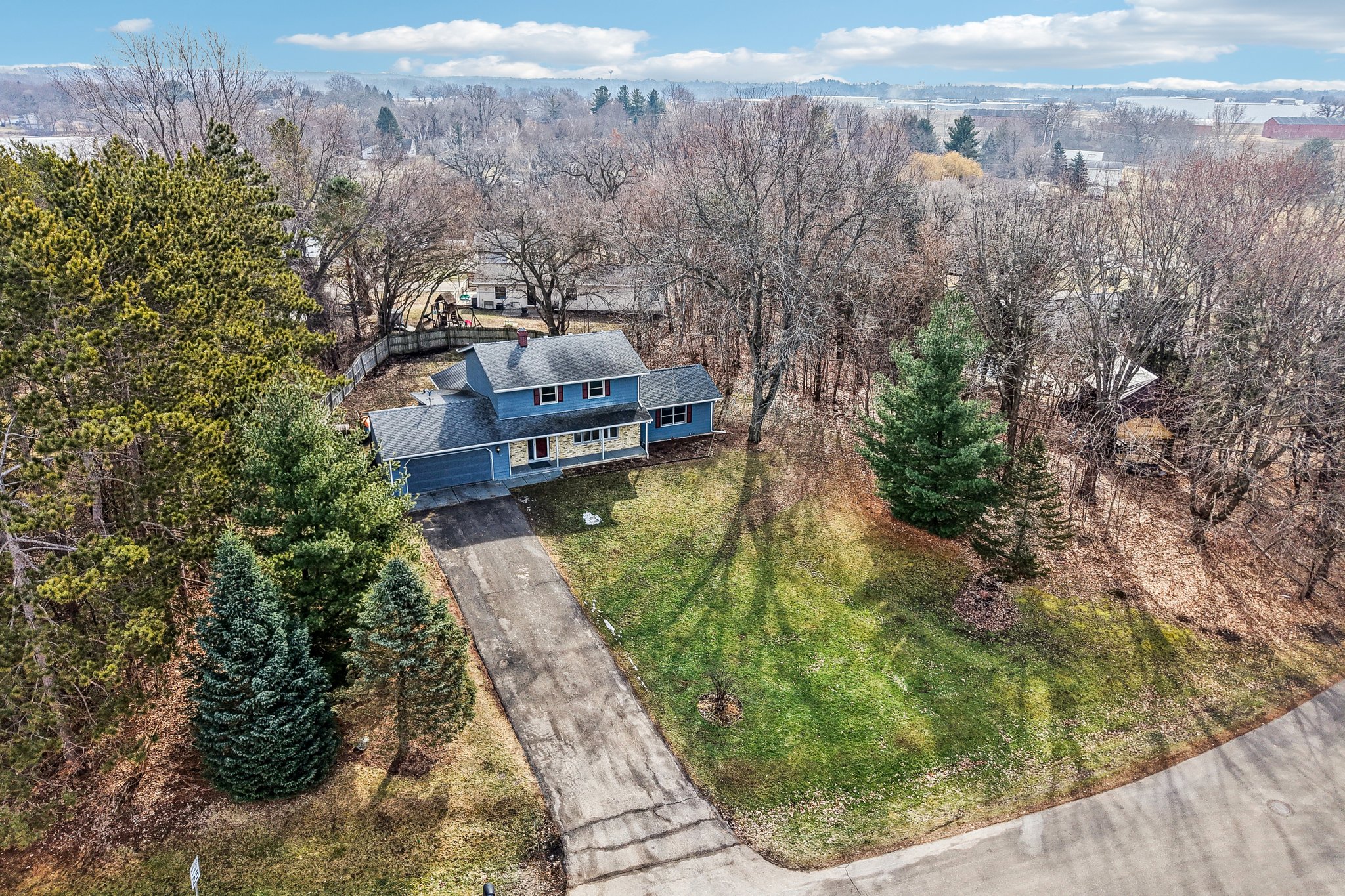 Oakview Dr-S1802-056.jpg