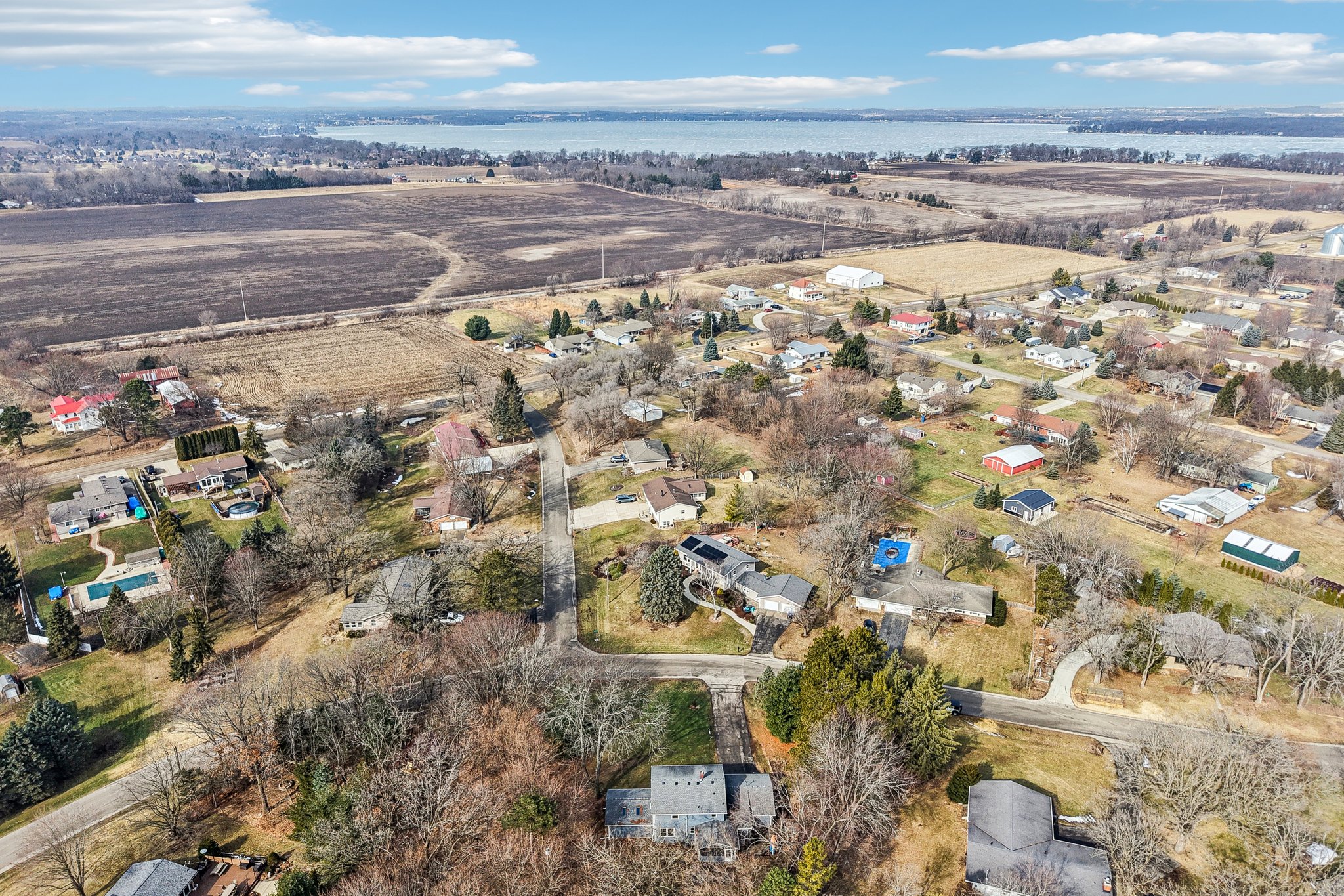 Oakview Dr-S1802-061.jpg