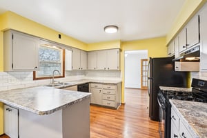 Oakview Dr-S1802-016.jpg