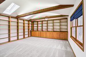 Oakview Dr-S1802-022.jpg