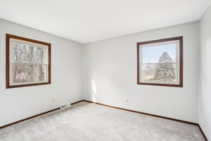 Oakview Dr-S1802-033.jpg