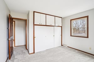 Oakview Dr-S1802-034.jpg