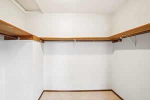 Oakview Dr-S1802-035.jpg