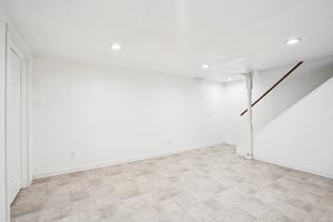 Oakview Dr-S1802-038.jpg