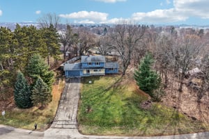 Oakview Dr-S1802-054.jpg