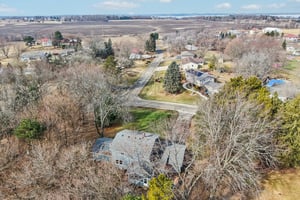 Oakview Dr-S1802-057.jpg