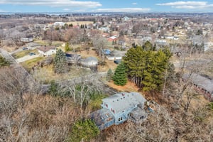 Oakview Dr-S1802-059.jpg