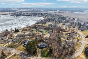 Oakview Dr-S1802-064.jpg