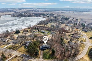 Oakview Dr-S1802-065.jpg