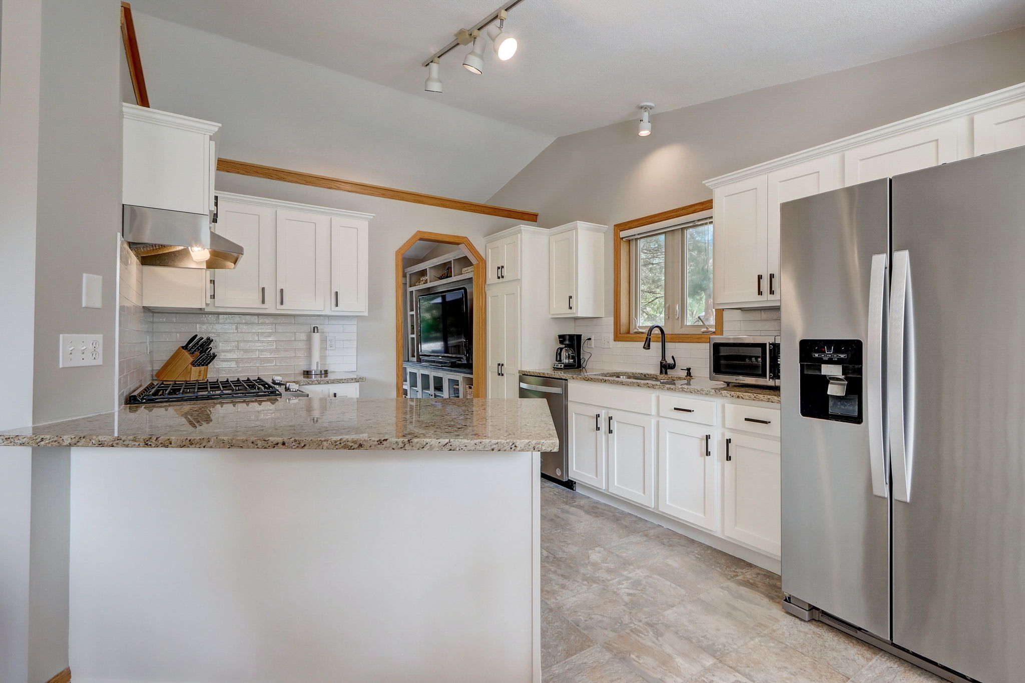 Weaver Lake Dr-019