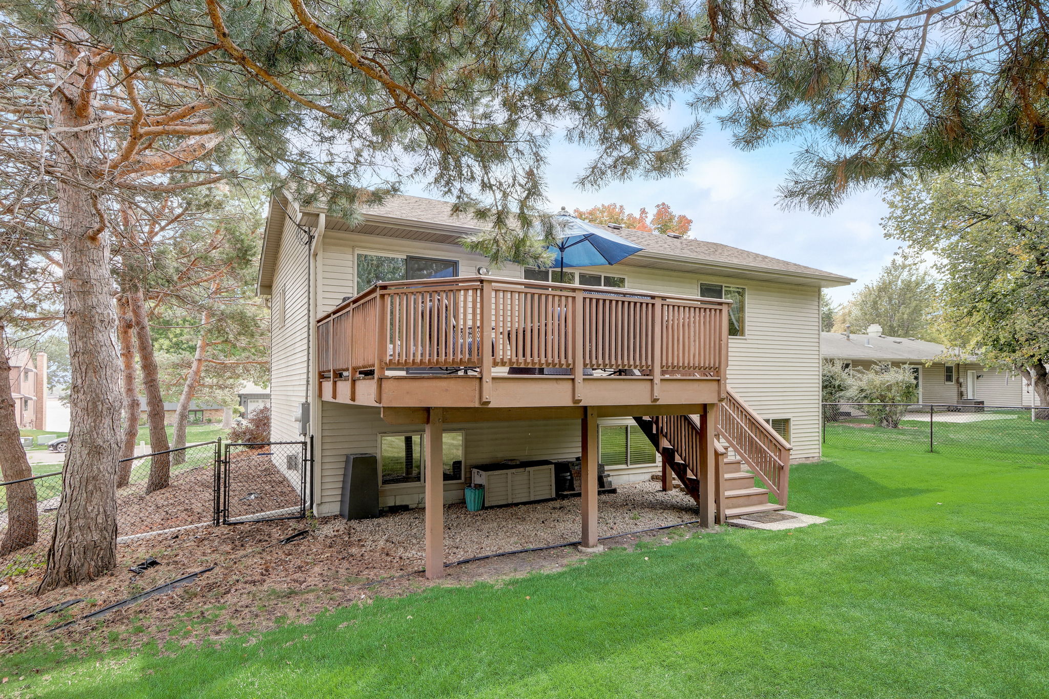 Weaver Lake Dr-042