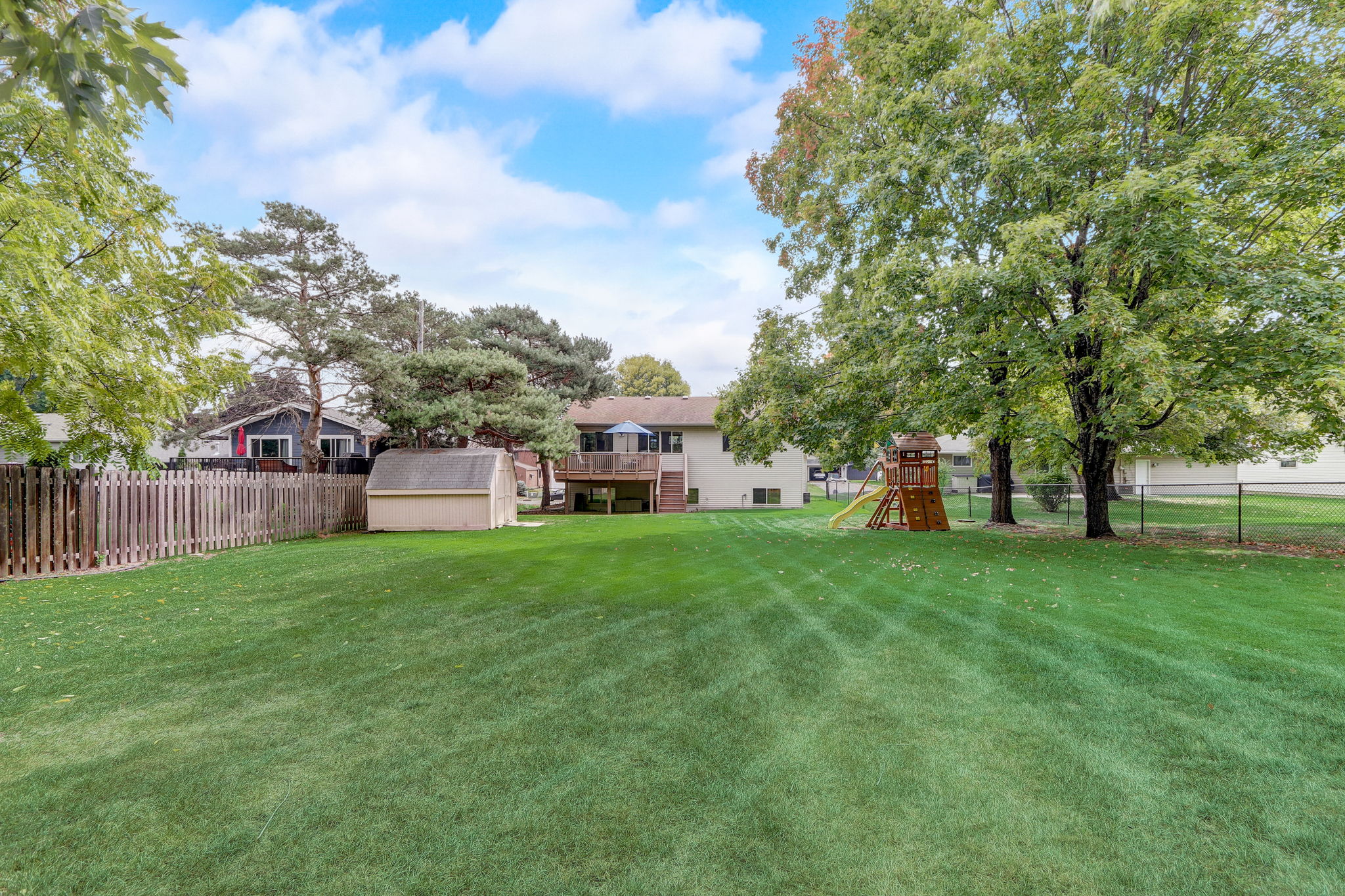 Weaver Lake Dr-043