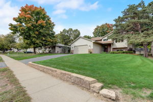 Weaver Lake Dr-001