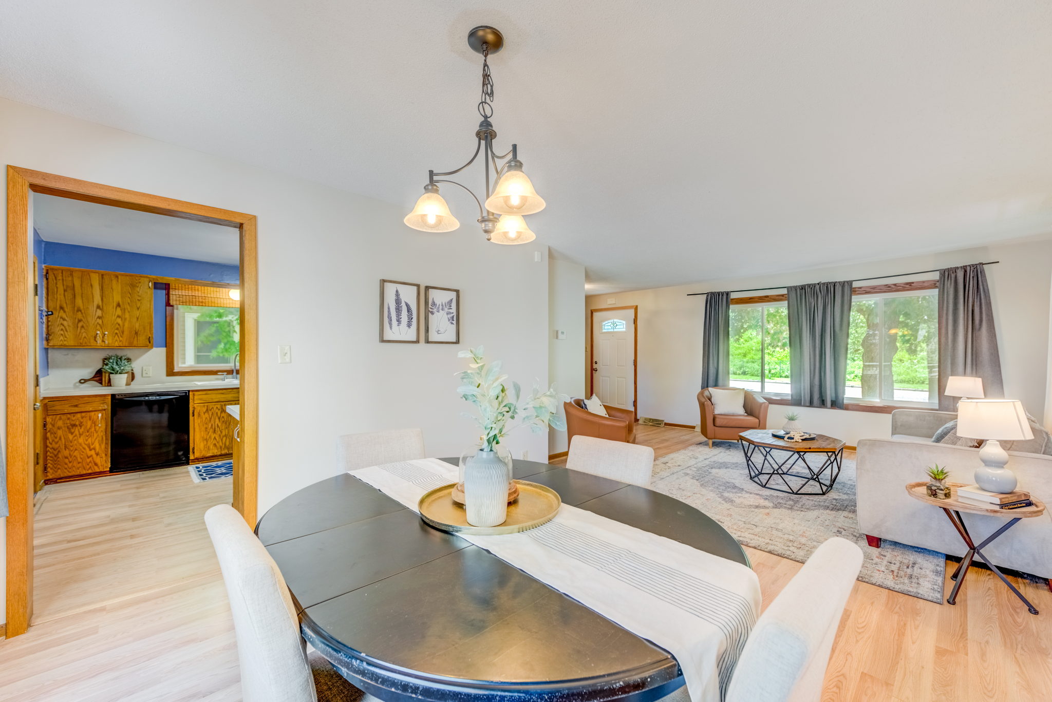 08 Dining Room
