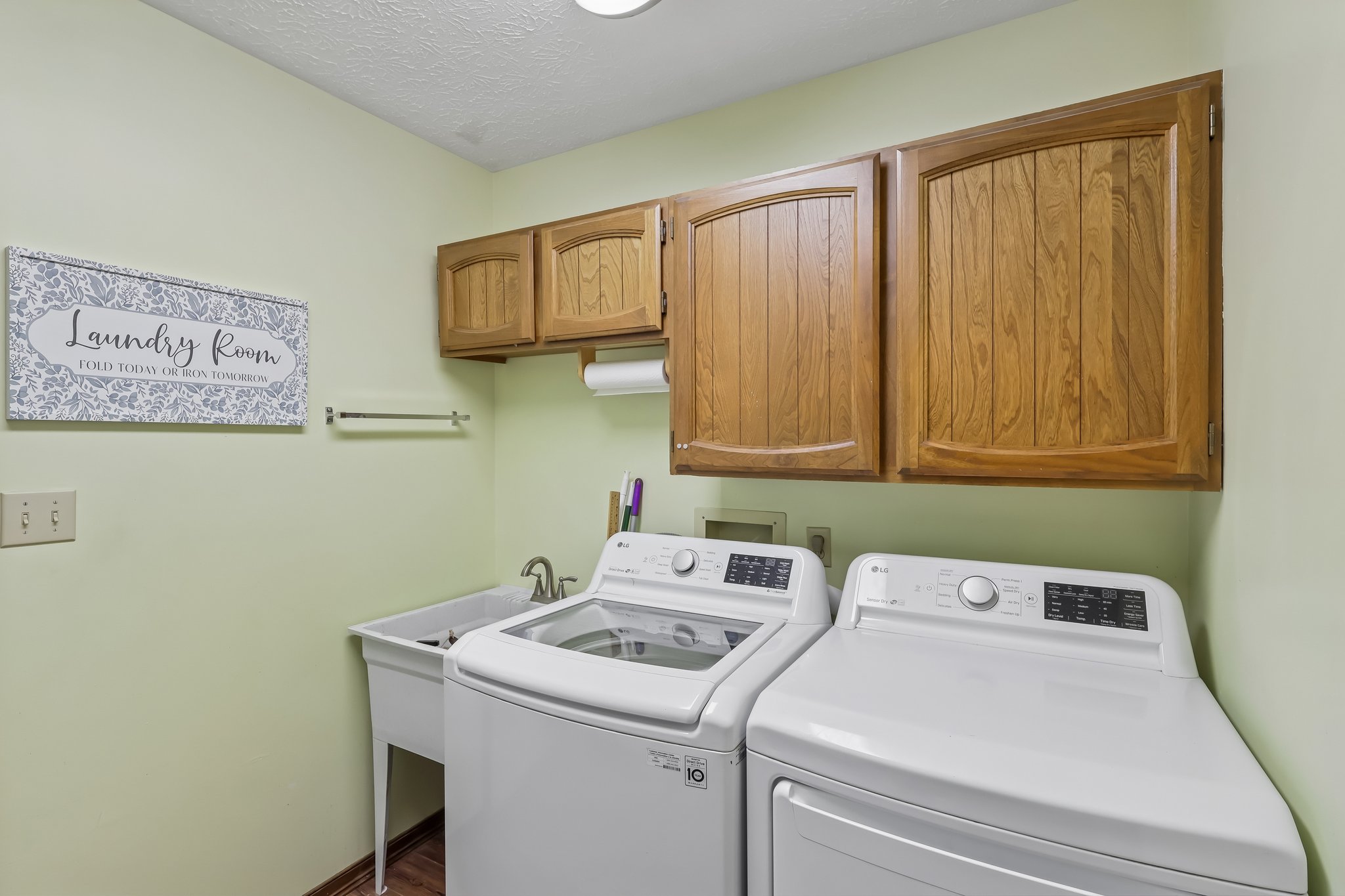 Lois Way-S0907-043.jpg